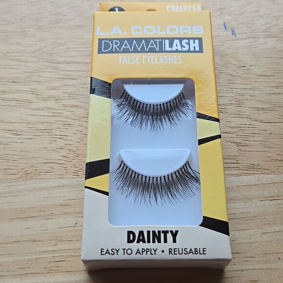 L.A. Colors DramatiLash Dainty False Eyelashes Beauty Women Makeup Pair Eye Lash - Picture 10 of 15